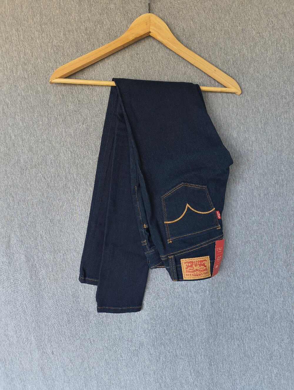 Levi’s 535 Super Skinny Jeans – Mid Rise – Dark Wash – NWT – Size 25x30